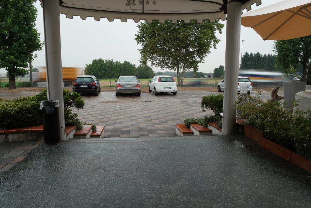 Hotel Gardenia Cermenate Exterior photo